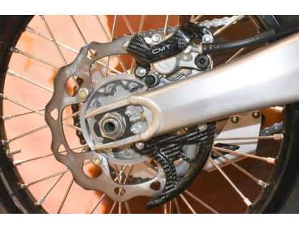 CMT Compositi - Kryt třmenu zadní brzdy - SUZUKI RMZ 250/450
